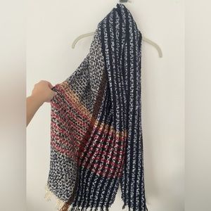 Old navy navy plaid scarf. Good condition. Never worn.